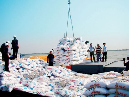 Hiện còn khoảng 30.000 - 40.000 tấn phân bón mà các doanh nghiệp Việt Nam đã ký hợp đồng đặt hàng từ Trung Đông, nhưng nay đã bị đối tác hủy giao dịch.